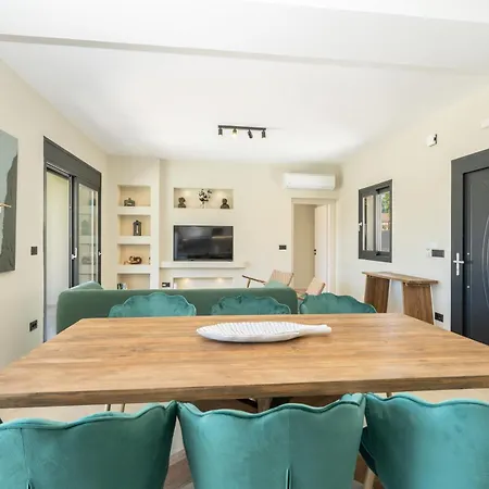 Casa Brand-new Luxury Villa